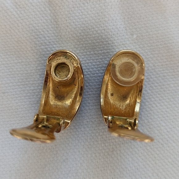 Dior Vintage Black and Gold Rhinestone Clip-on Earrings - Picture 6 of 7